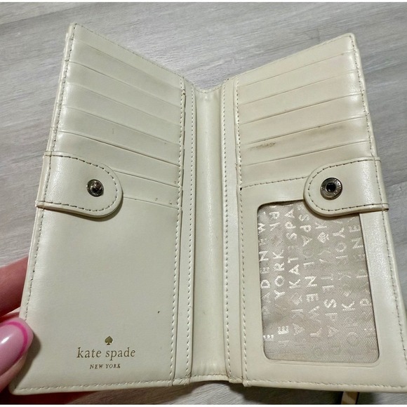 Kate Spade New York Ivory Leather Bi Fold Wallet Snap Closure Interior Card - Picture 5 of 5